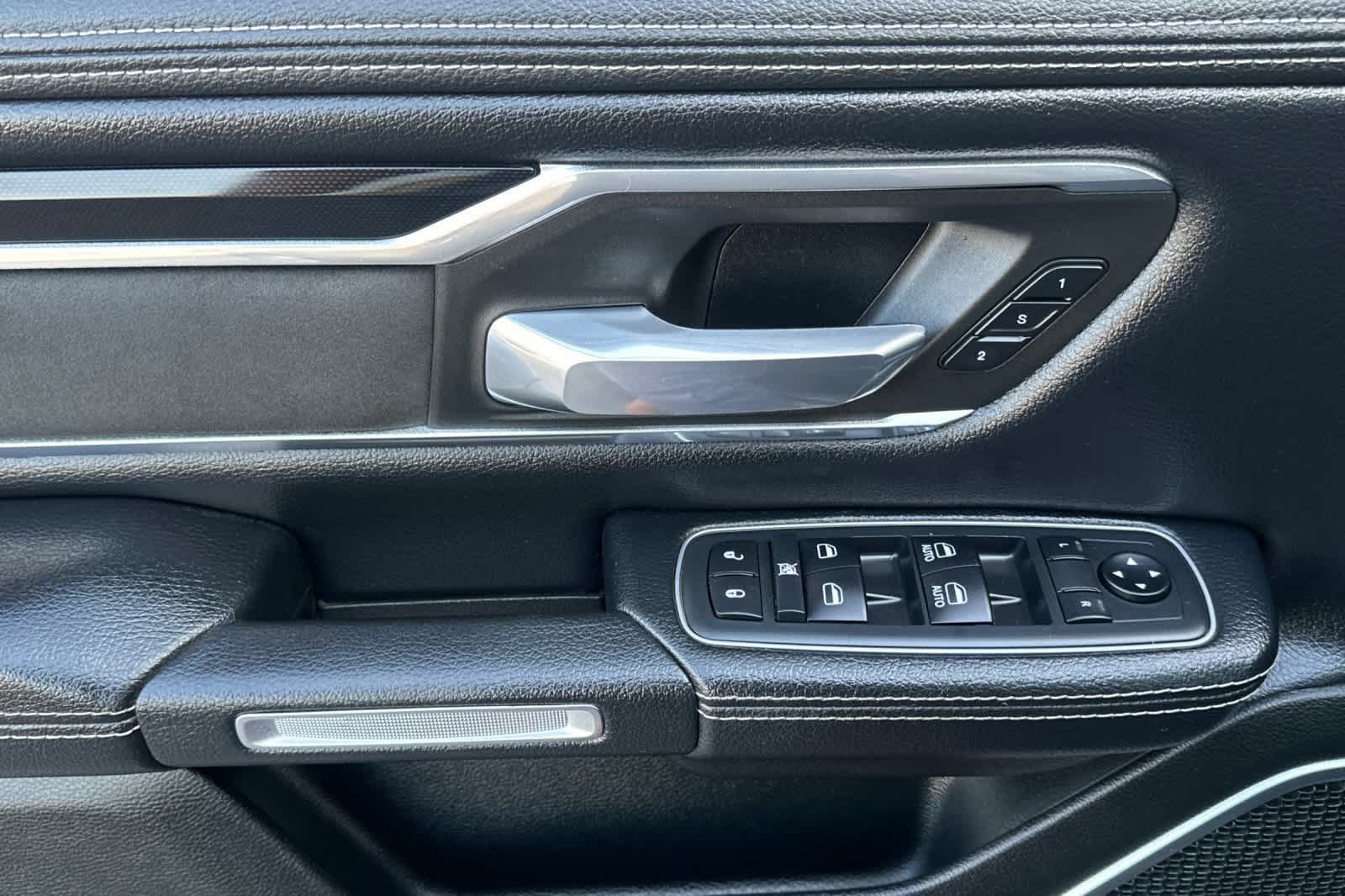 Used 2020 RAM 1500 Laramie w/ Sport Appearance Package AWD/4WD image 12