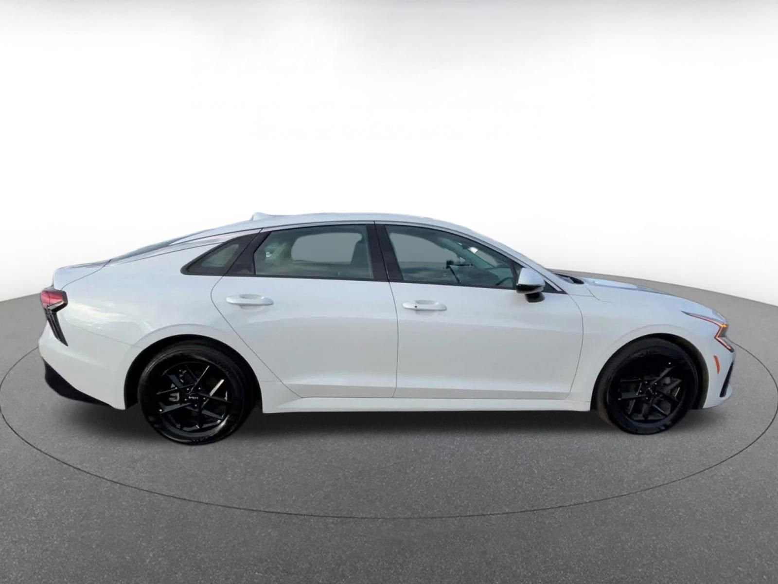 Used 2025 Kia K5 LXS image 16