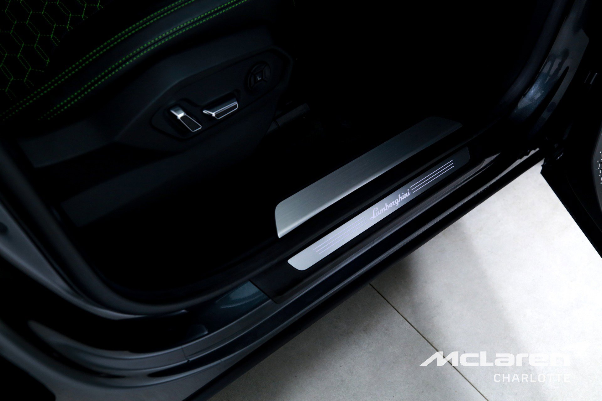 Used 2020 Lamborghini Urus image 31