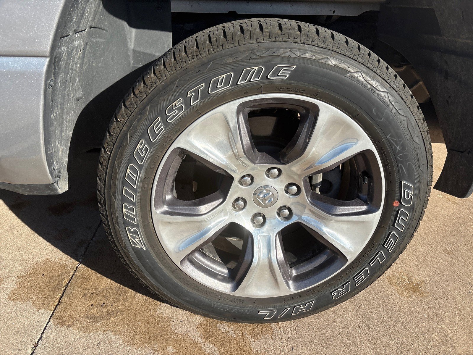 Used 2024 RAM 1500 Laramie image 11