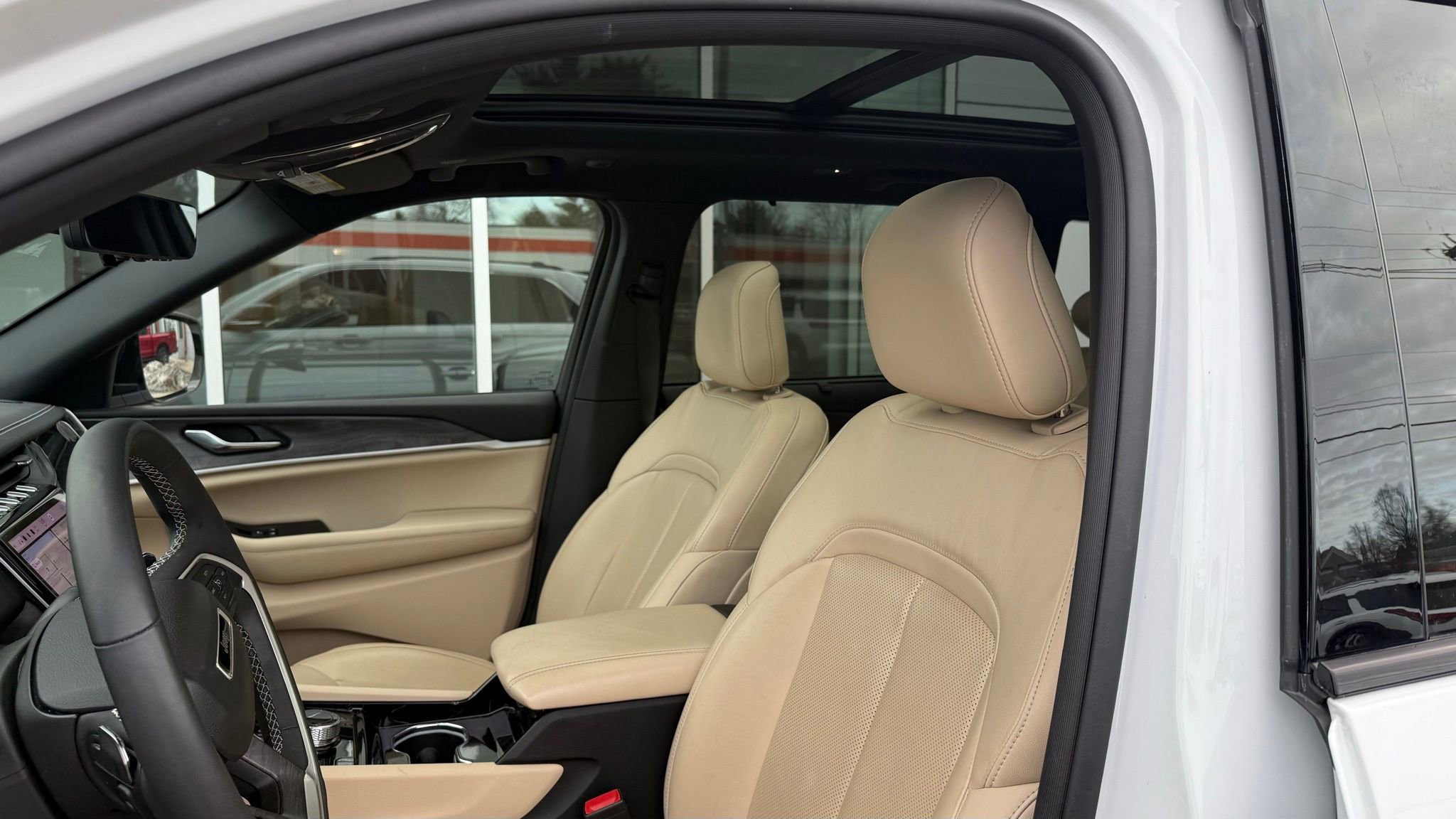 Used 2022 Jeep Grand Cherokee Limited 4xe w/ Luxury Tech Group II image 23