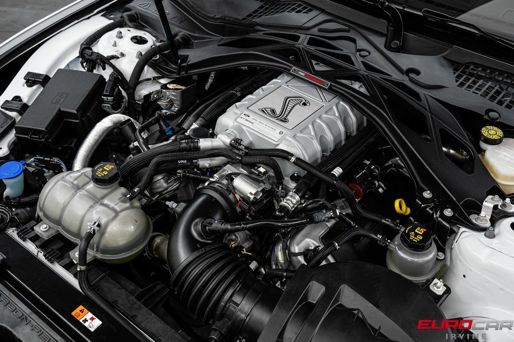 Used 2021 Ford Mustang Shelby GT500 w/ Carbon Fiber Track Pack RWD image 10