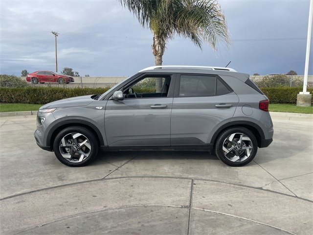 Used 2023 Hyundai Venue SEL image 5