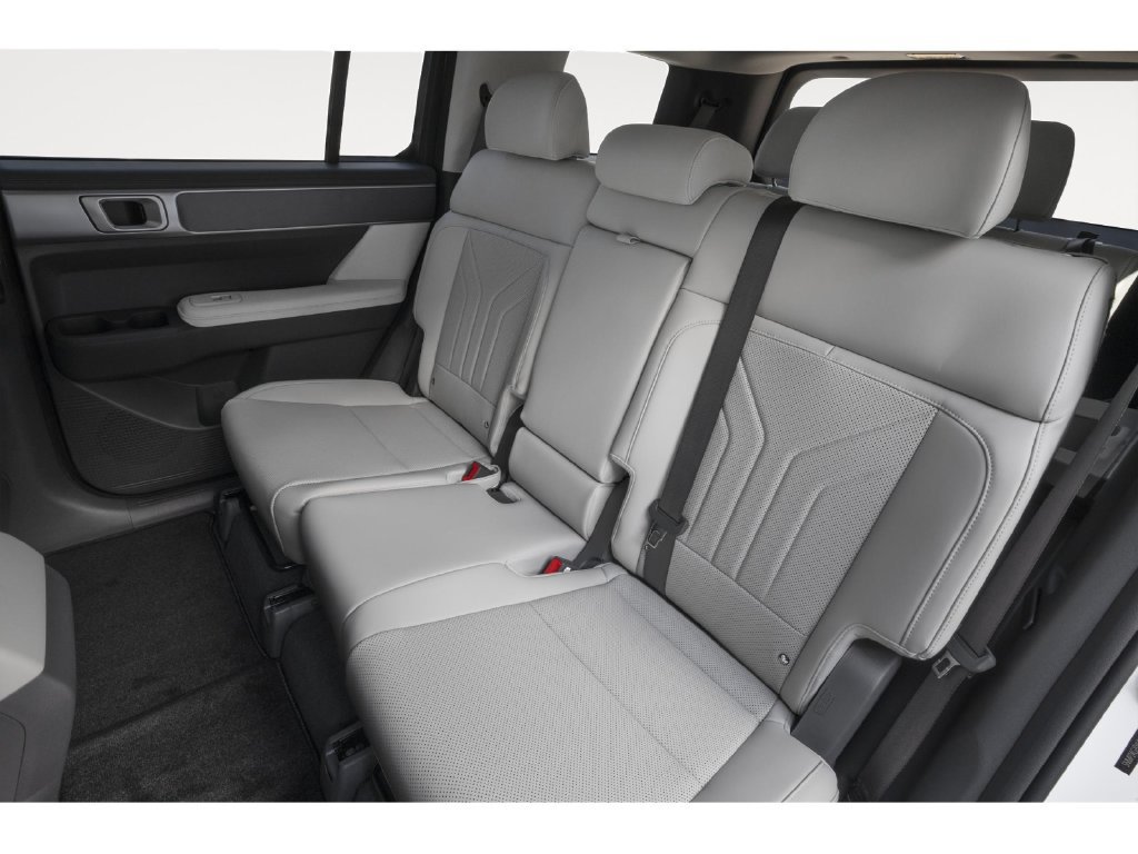 New 2027 Hyundai Santa Fe SEL FWD image 8