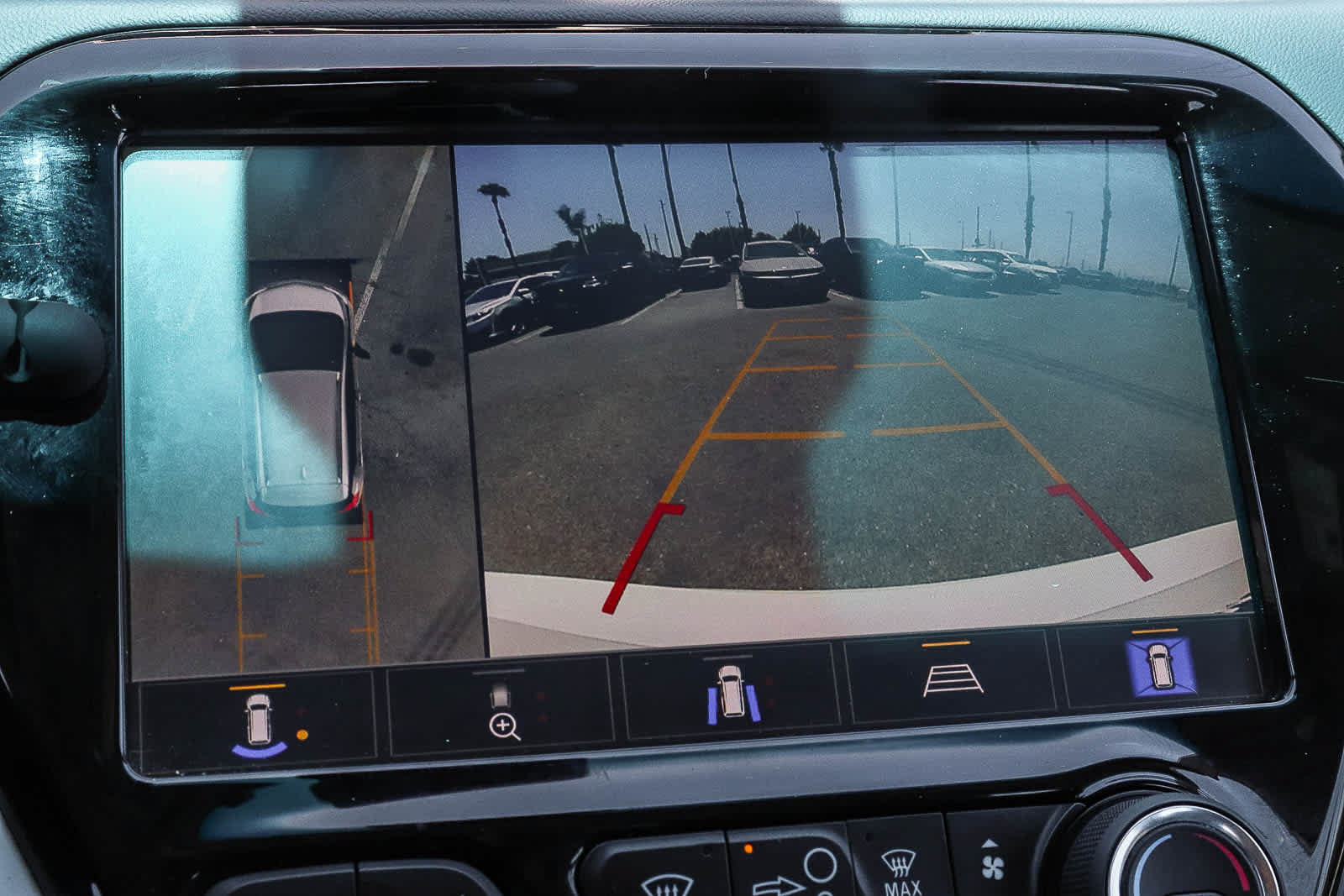 Used 2020 Chevrolet Bolt Premier FWD image 32