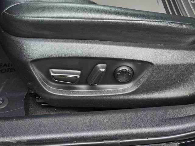 Used 2023 Toyota Camry SE FWD image 11