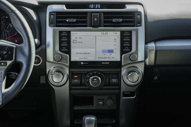 Used 2022 Toyota 4Runner SR5 AWD/4WD image 29