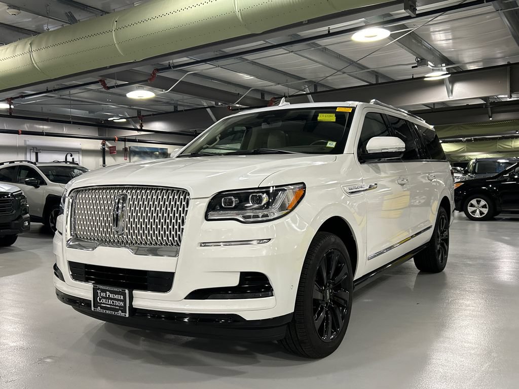 Certified 2022 Lincoln Navigator L Reserve AWD/4WD image 5
