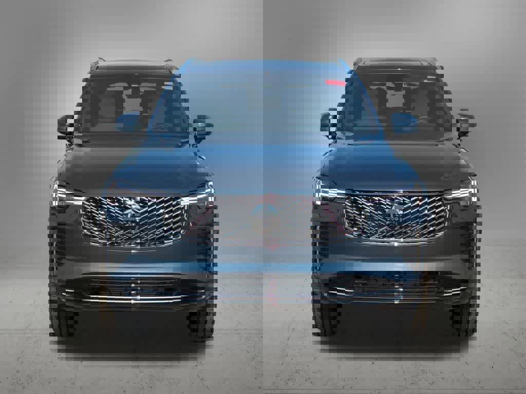 Used 2026 Volvo XC90 B5 Plus w/ Protection Package Premier image 9