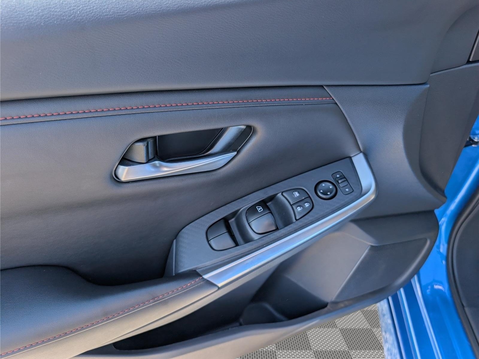 Used 2025 Nissan Sentra SR FWD image 19