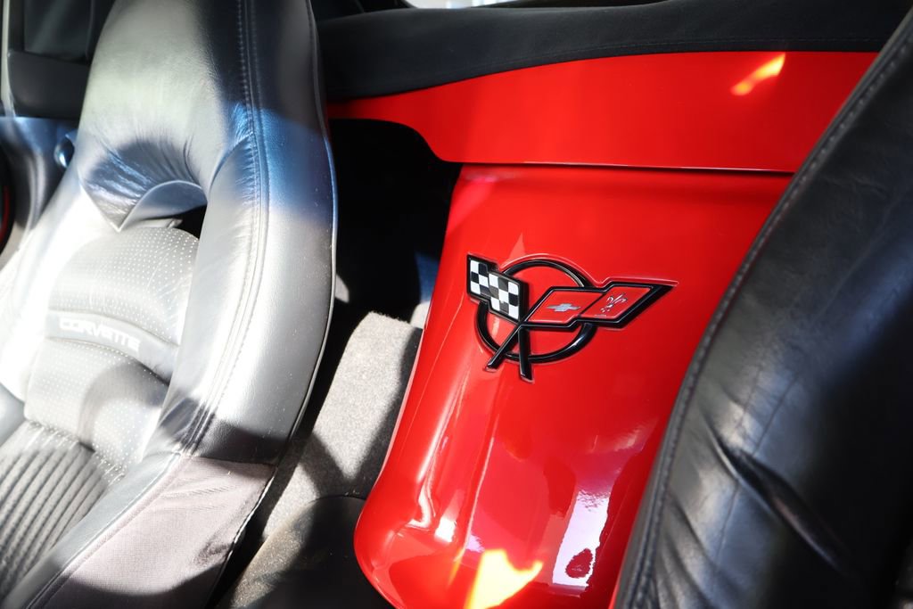 Used 2001 Chevrolet Corvette Convertible w/ Preferred Equipment Group2 image 32