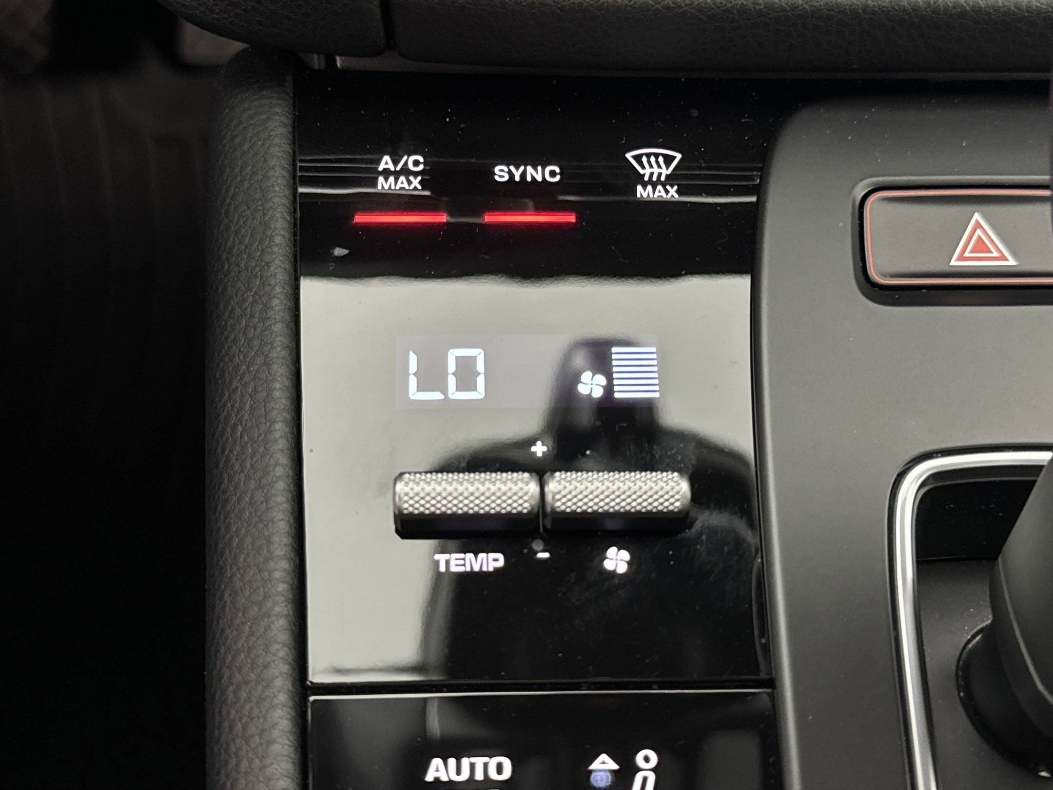 Certified 2025 Porsche Macan image 20