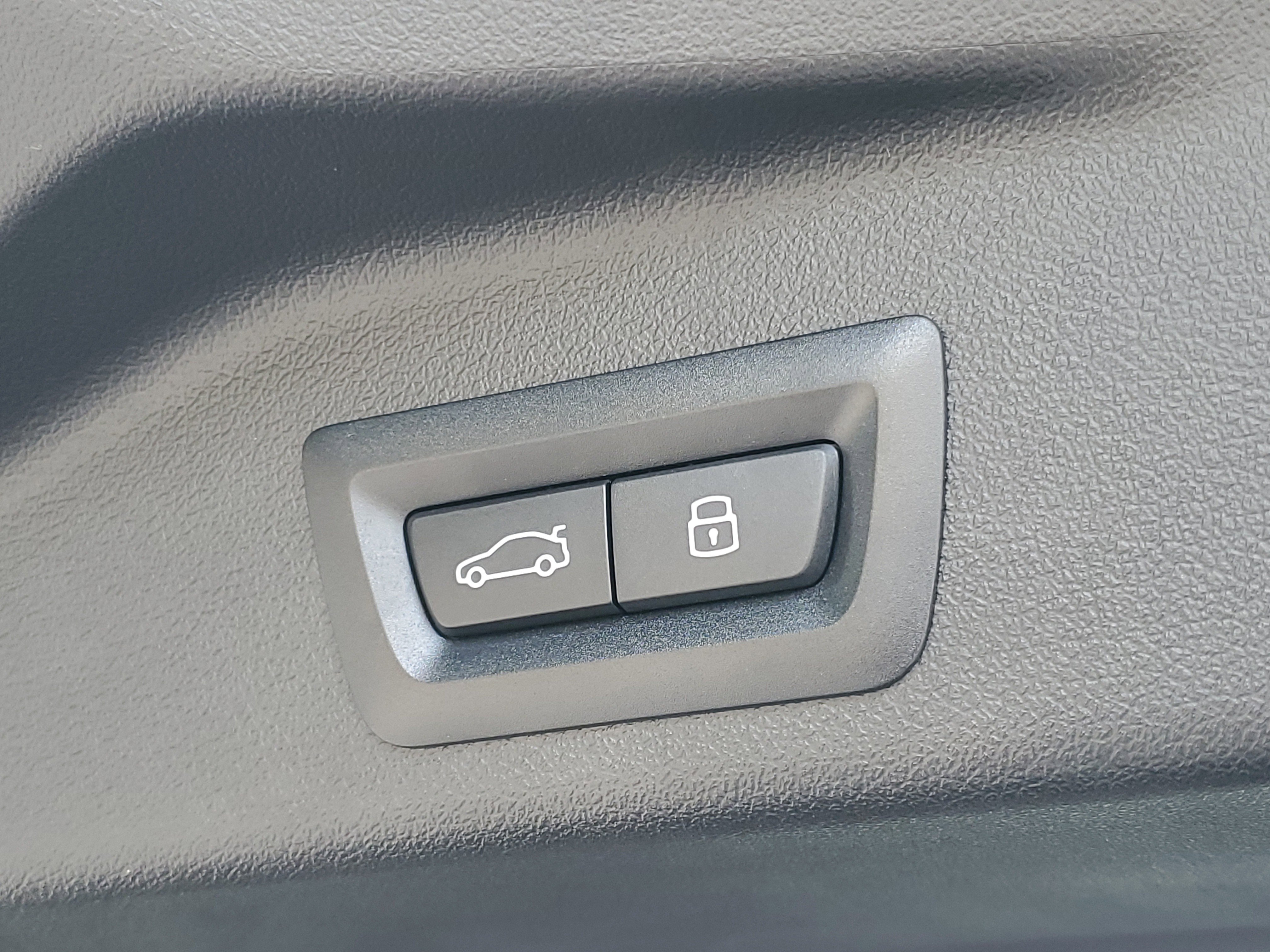 Certified 2025 BMW X5 M60i image 28