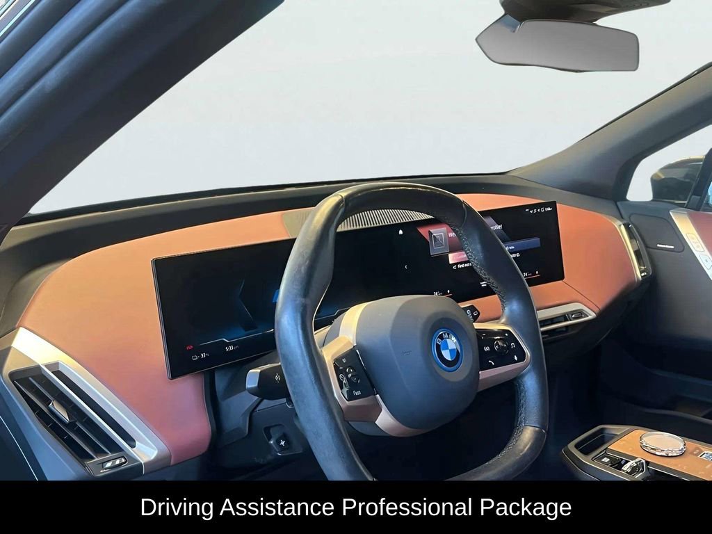 Used 2023 BMW iX xDrive50 w/ Premium Package image 8