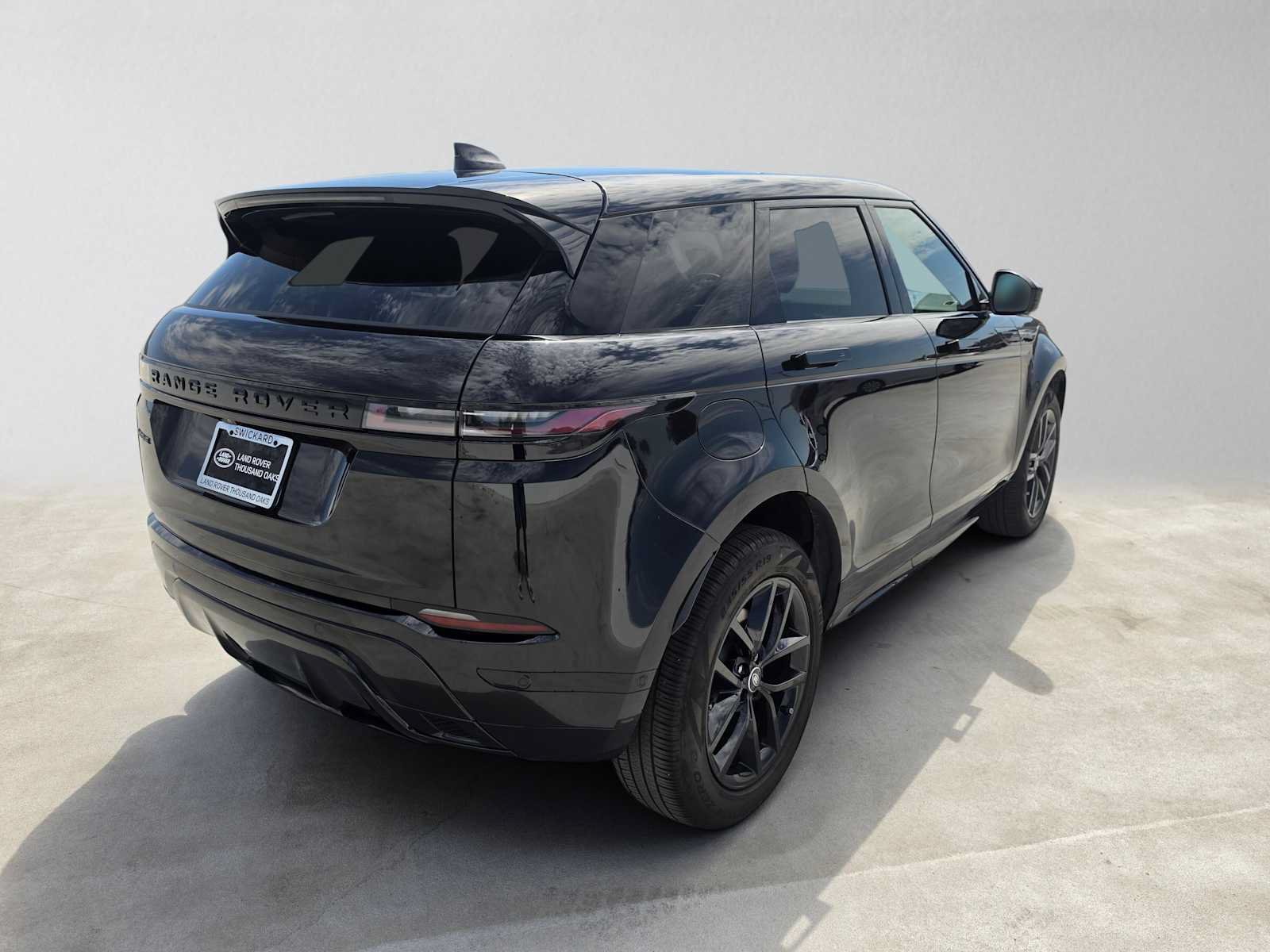 Used 2024 Land Rover Range Rover Evoque Dynamic SE AWD/4WD image 5