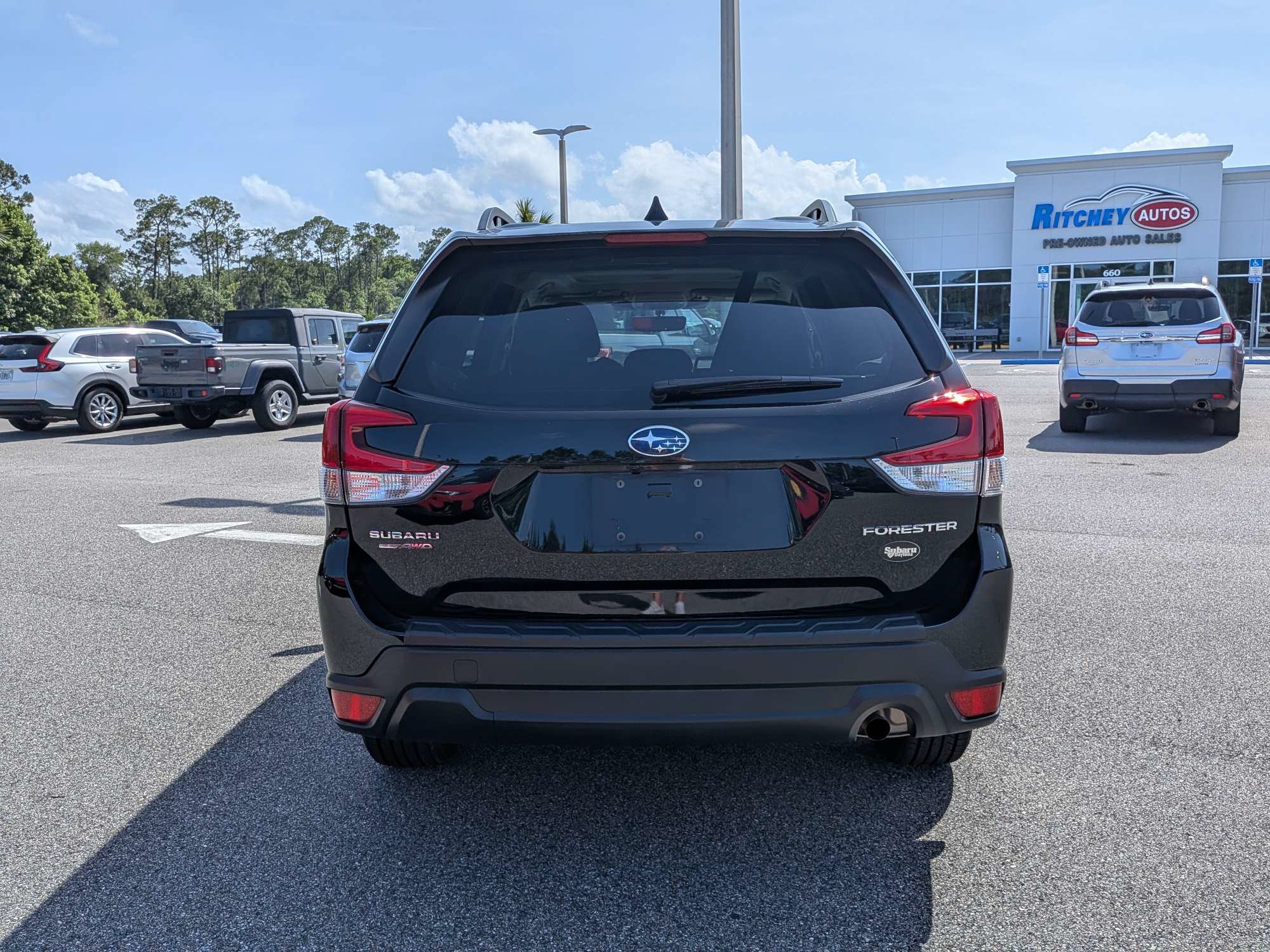 Certified 2023 Subaru Forester Premium AWD/4WD image 5