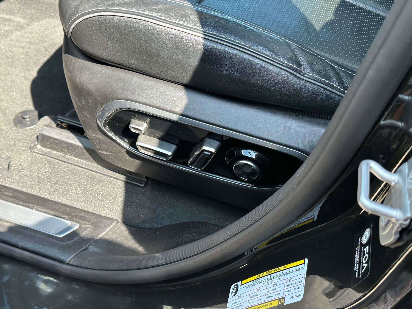 Used 2023 Jeep Grand Cherokee Overland w/ Luxury Tech Group IV image 19