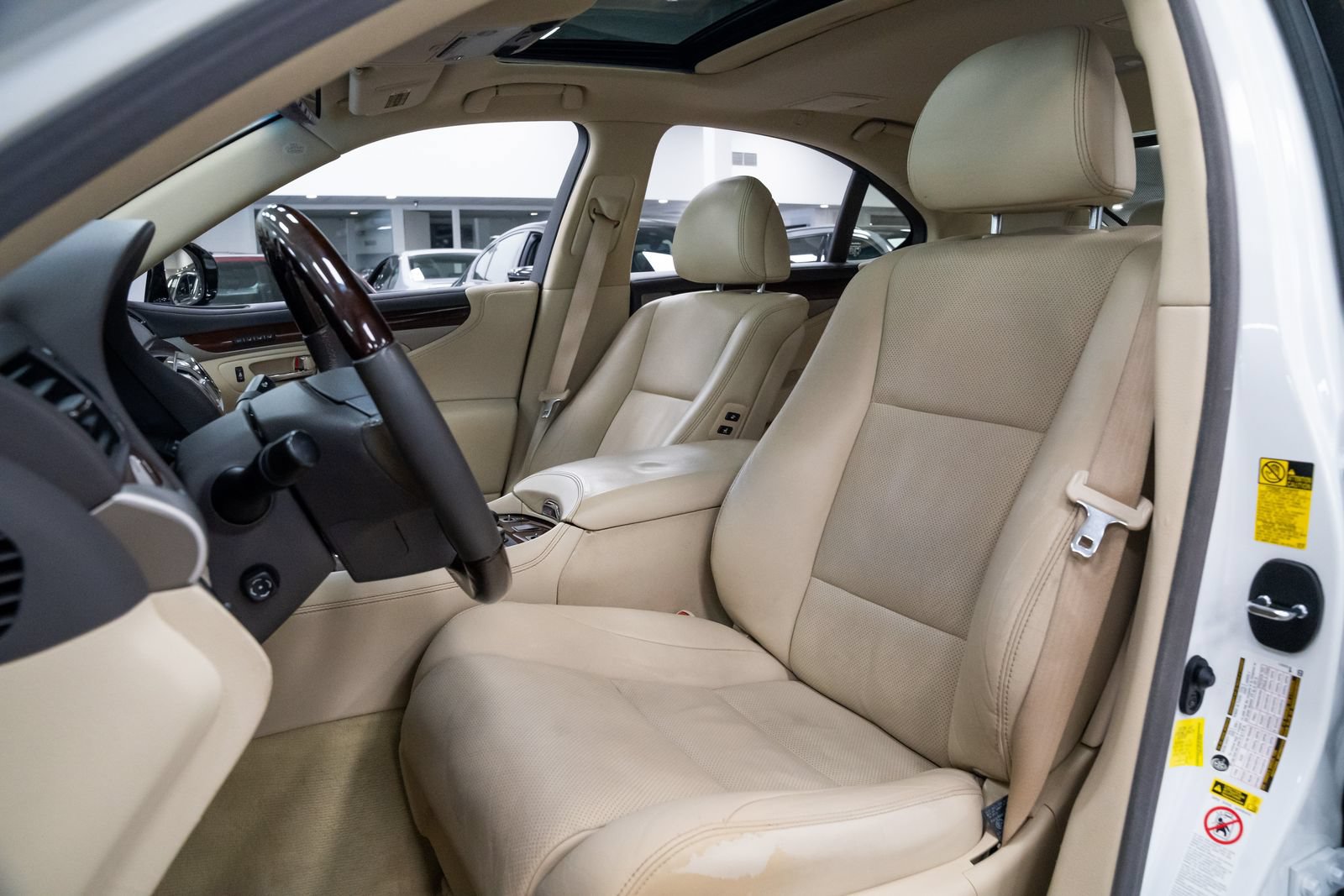 Used 2014 Lexus LS 460 w/ Comfort Package RWD image 19
