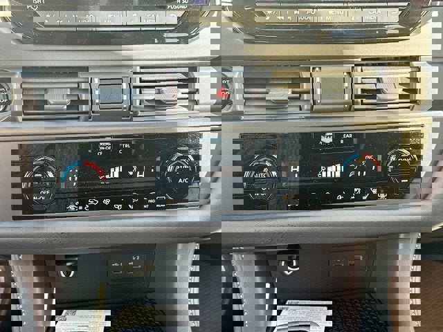 New 2025 Nissan Pathfinder S image 17