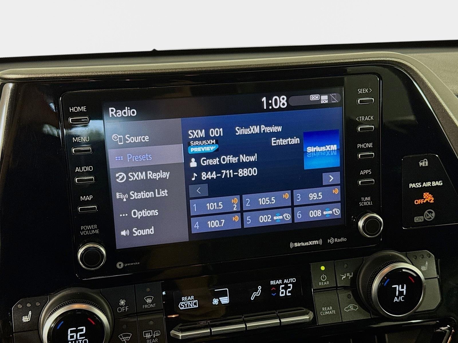 Used 2020 Toyota Highlander XLE image 15