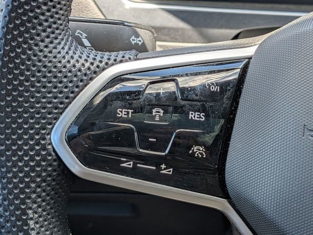 Used 2024 Volkswagen Tiguan SEL R-Line AWD/4WD image 21