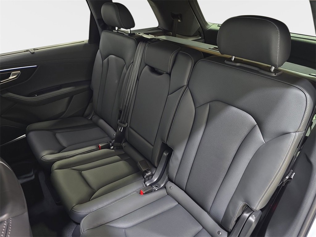 New 2025 Audi Q7 3.0T Prestige image 13