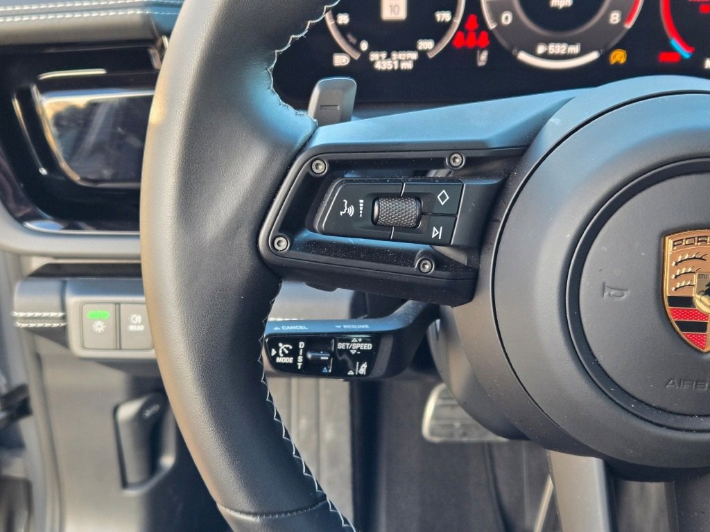 Used 2025 Porsche Panamera 4 image 28