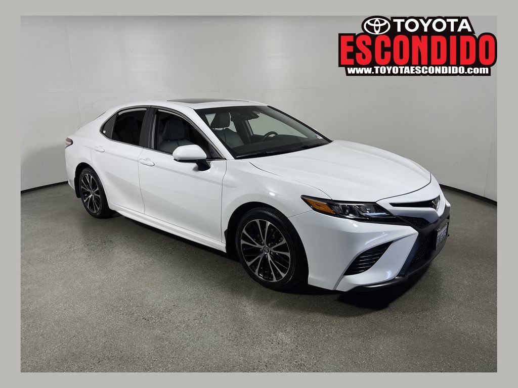 Certified 2020 Toyota Camry SE FWD image 1