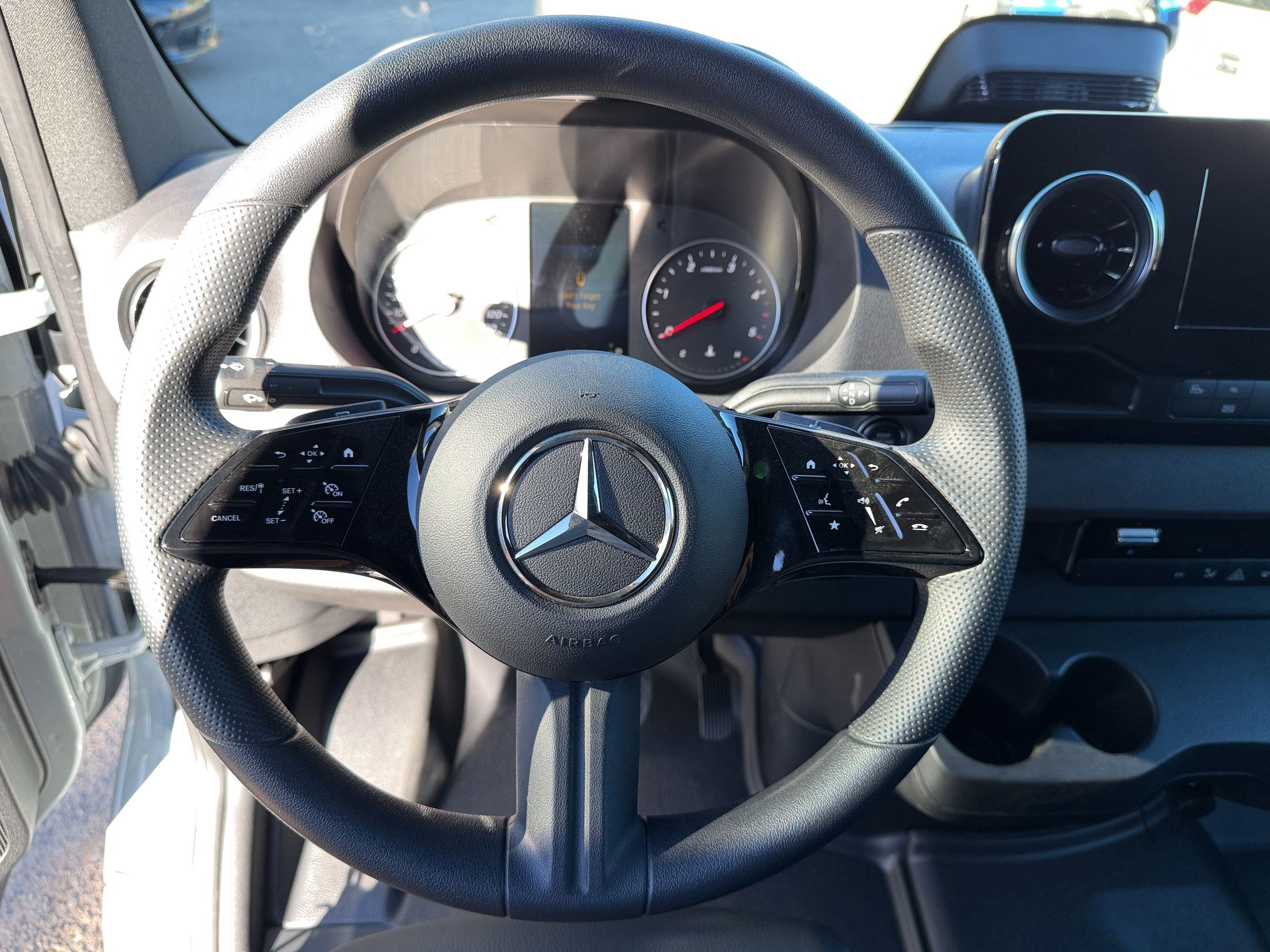 Used 2025 Mercedes-Benz Sprinter 2500 image 11