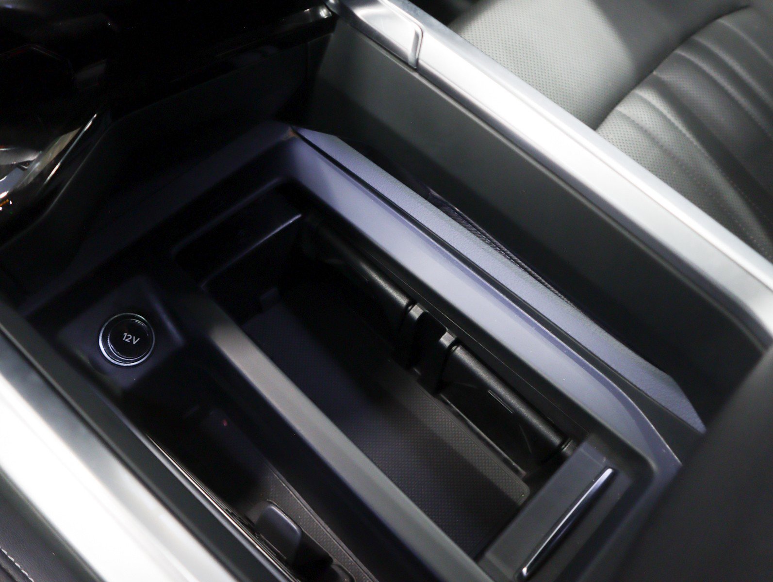 Used 2024 Audi Q8 e-tron Premium Plus image 22