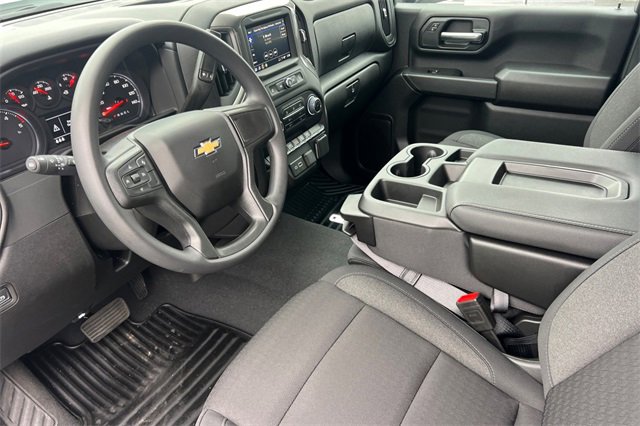 Used 2025 Chevrolet Silverado 2500 Custom w/ Custom Value Package image 10
