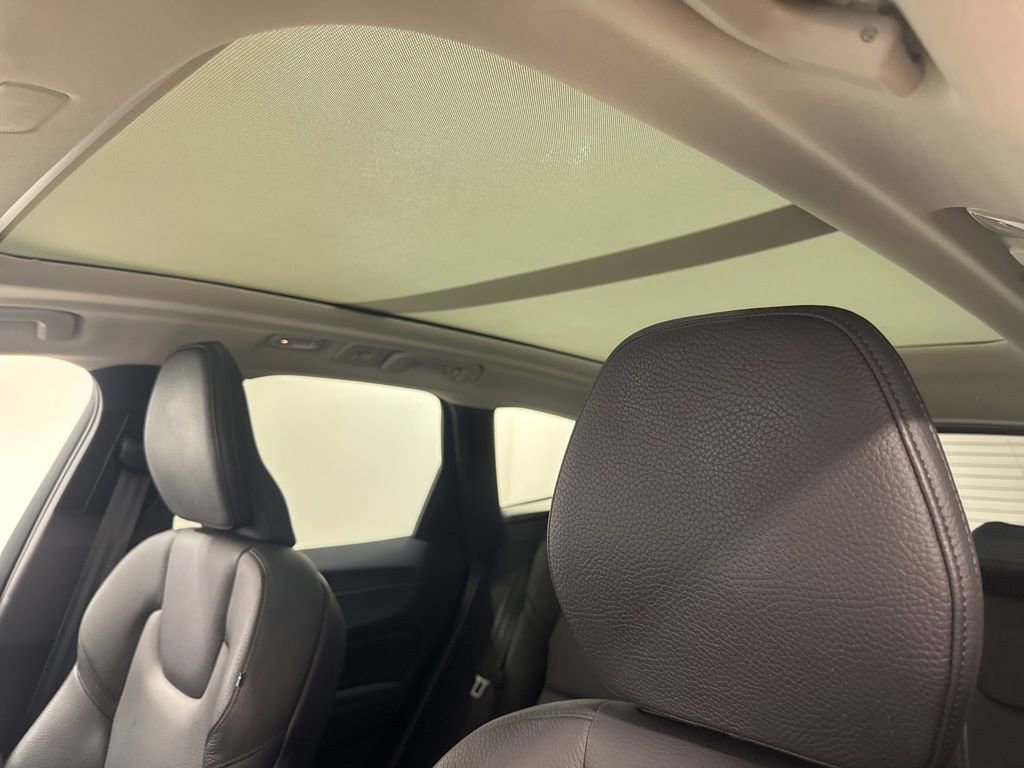 Used 2023 Volvo XC60 B5 Plus w/ Climate Package AWD/4WD image 16