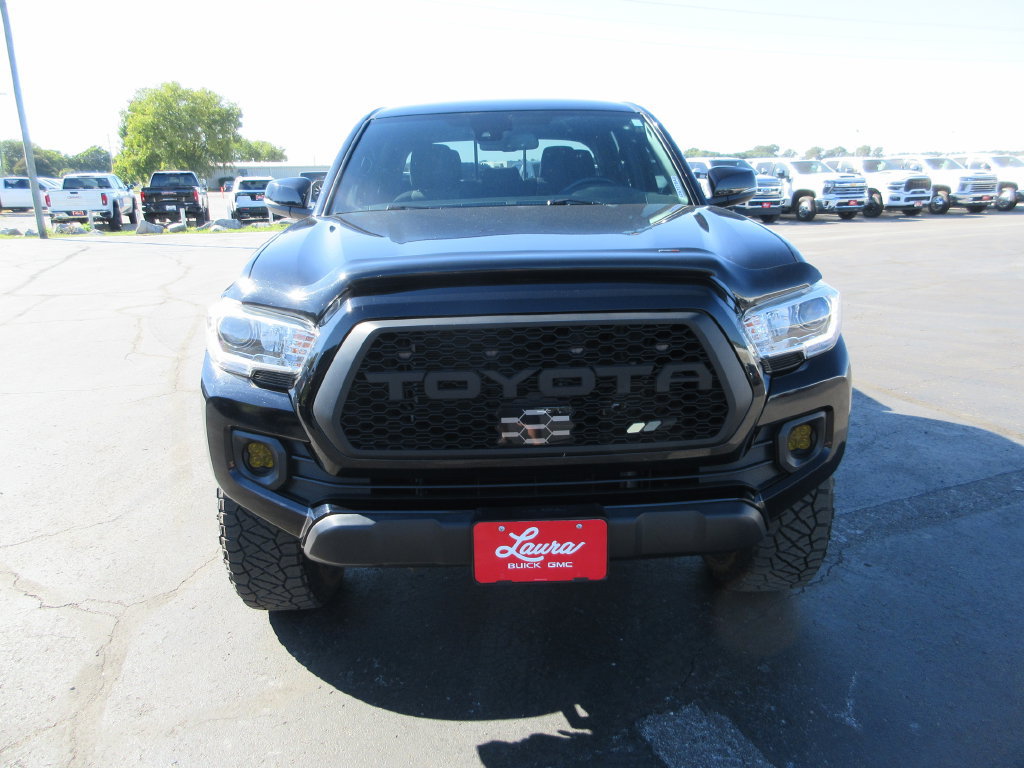 Used 2020 Toyota Tacoma TRD Off-Road AWD/4WD image 13