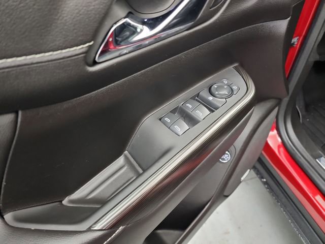 Used 2023 GMC Acadia SLT image 16