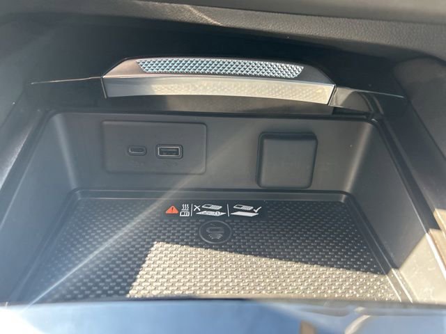 Used 2025 Buick Envision Preferred AWD/4WD image 32