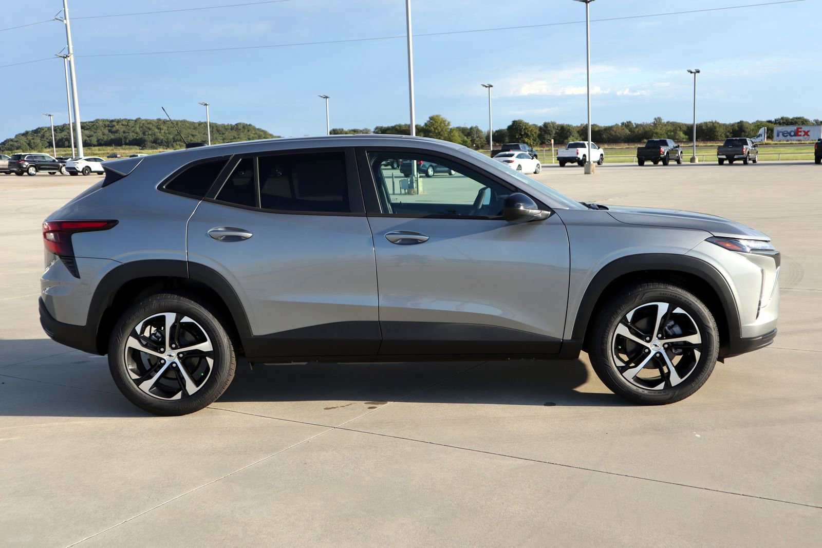 New 2025 Chevrolet Trax RS image 3