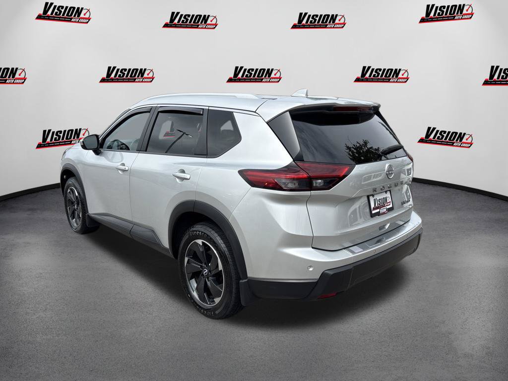 Certified 2024 Nissan Rogue SV w/ SV Premium Package AWD/4WD image 5