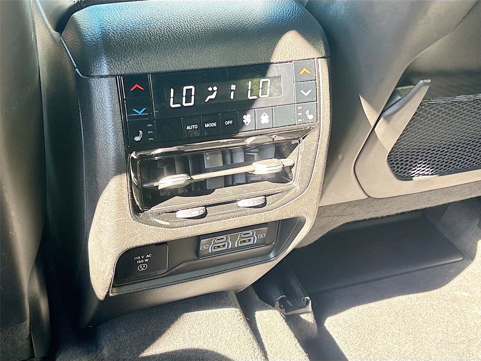 Used 2021 Jeep Grand Cherokee L Summit w/ Advanced Protech Group IV image 29