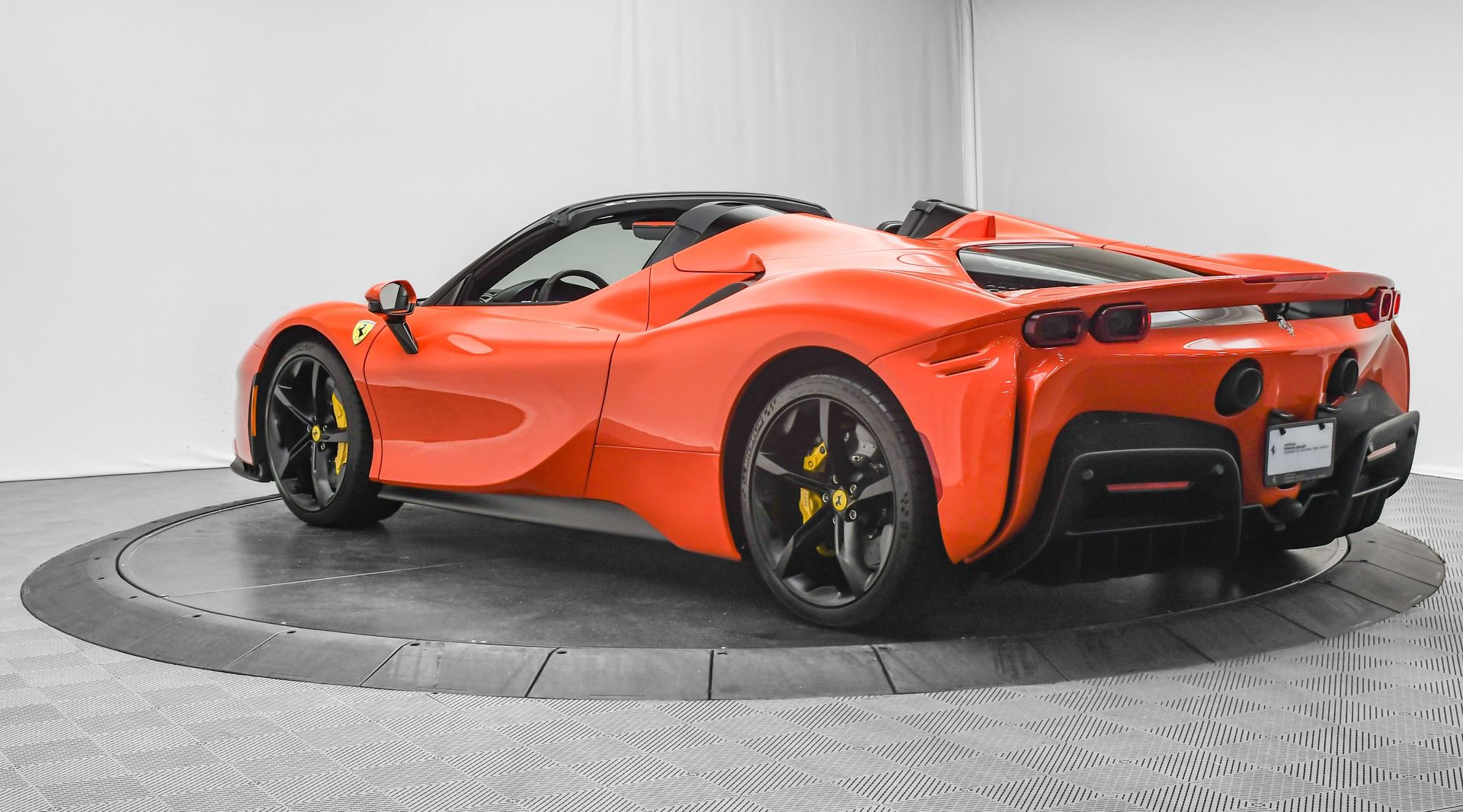 Used 2025 Ferrari SF90 Spider image 6