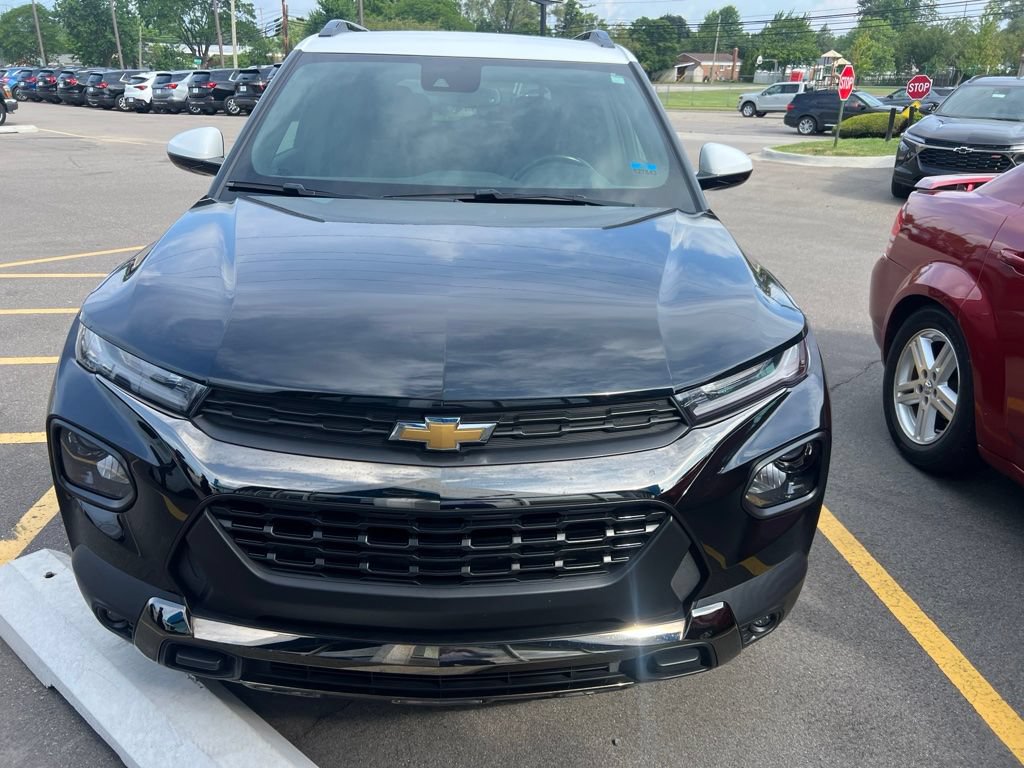 Used 2023 Chevrolet TrailBlazer ACTIV w/ Convenience Package AWD/4WD image 2