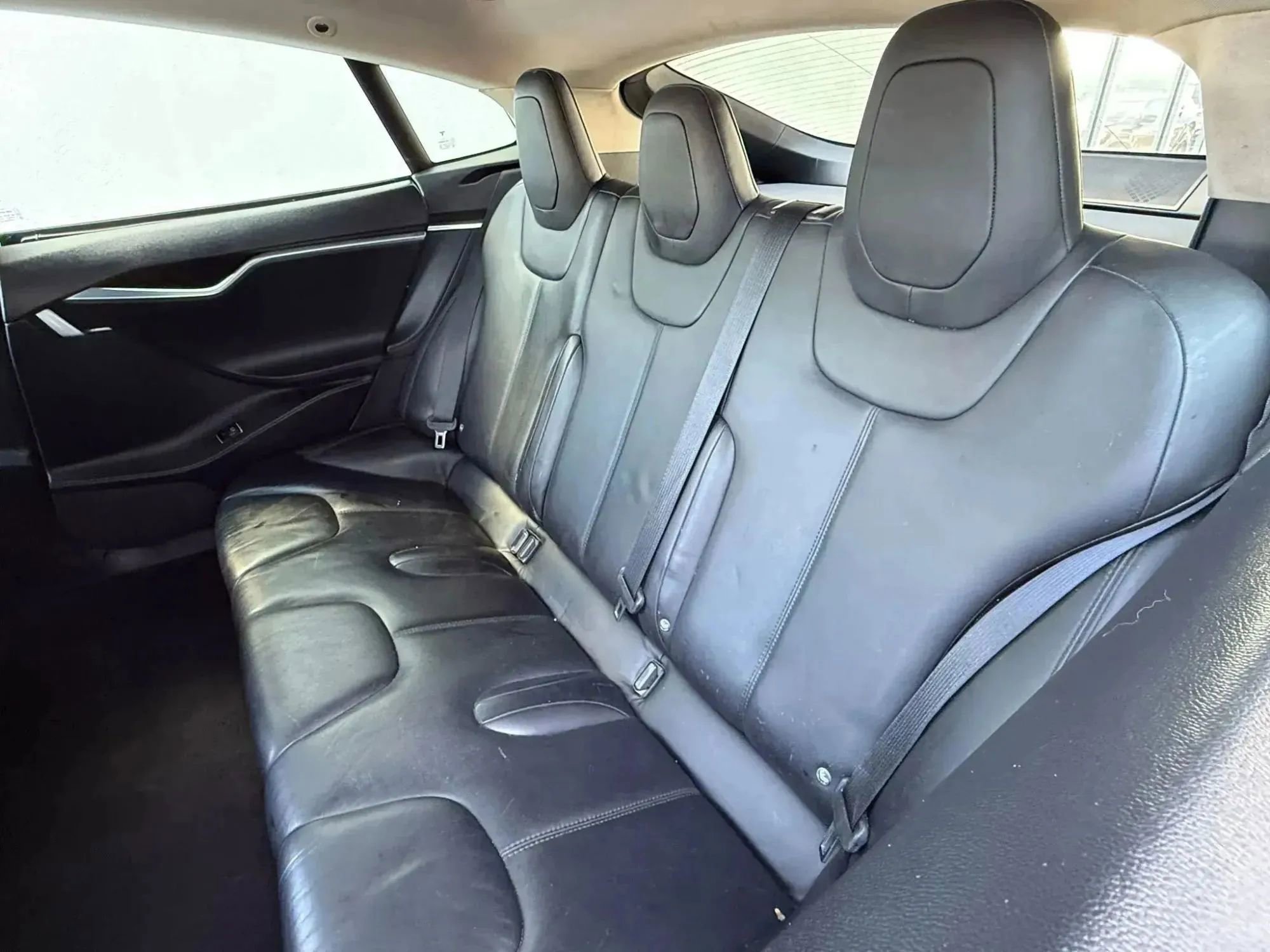 Used 2015 Tesla Model S 85D image 26