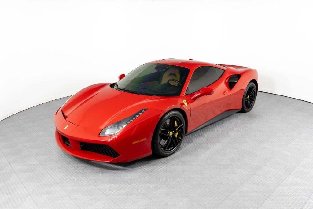 Used 2017 Ferrari 488 GTB RWD image 18
