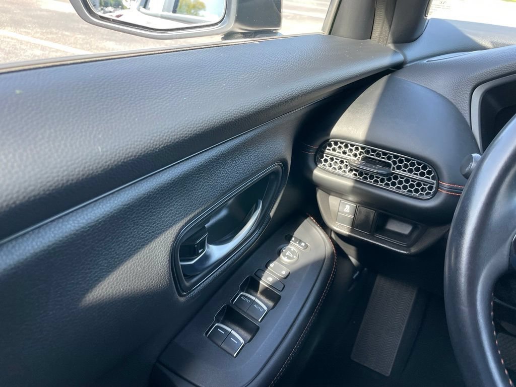 Certified 2025 Honda HR-V Sport image 22