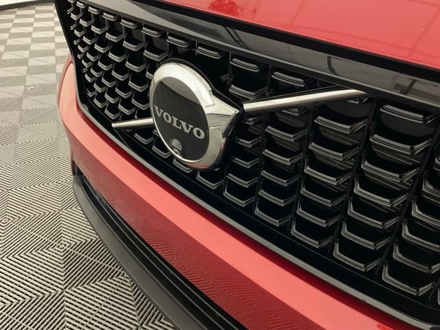 Certified 2025 Volvo XC40 B5 Ultra AWD/4WD image 9