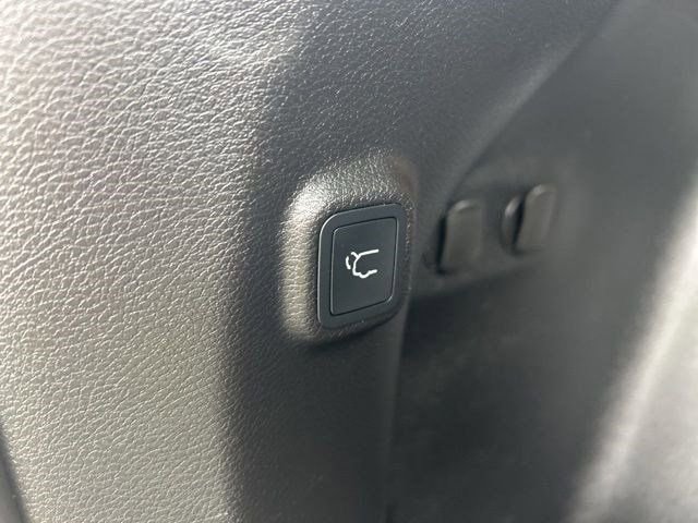 Used 2022 Jeep Cherokee Latitude Lux w/ Sun & Sound Group AWD/4WD image 40