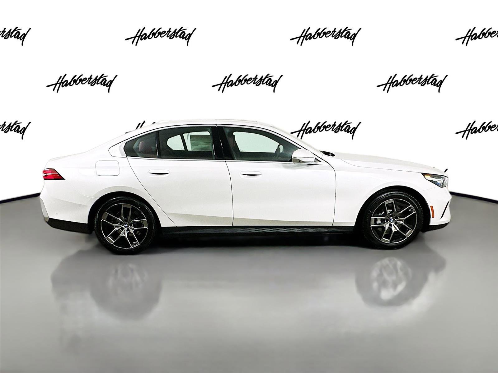 New 2026 BMW 530i xDrive w/ Premium Package image 4