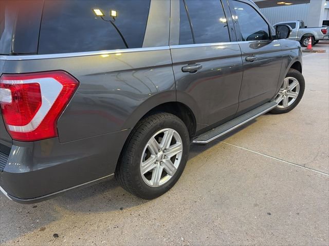Used 2018 Ford Expedition XLT w/ Equipment Group 202A image 3