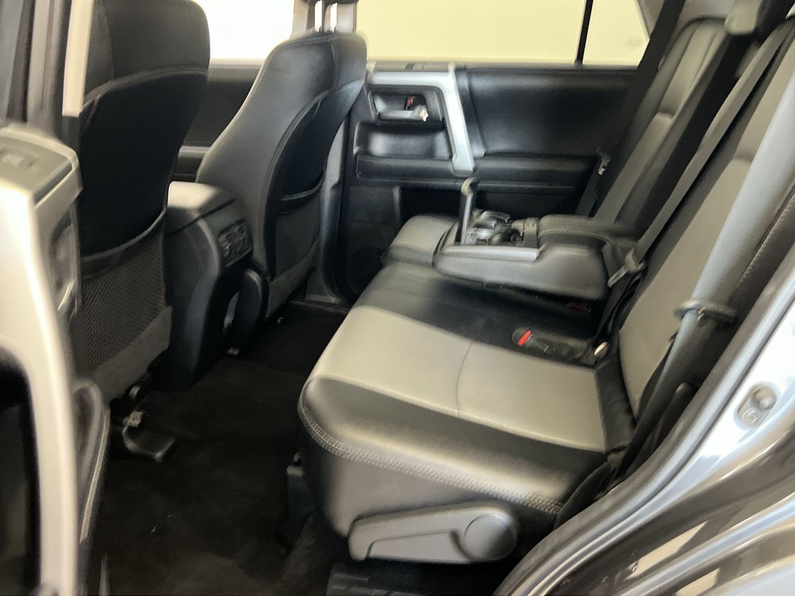Used 2022 Toyota 4Runner SR5 Premium w/ Moonroof Package AWD/4WD image 24