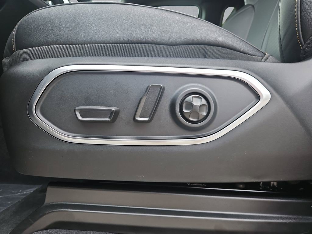 New 2026 Jeep Grand Wagoneer L 4WD image 16