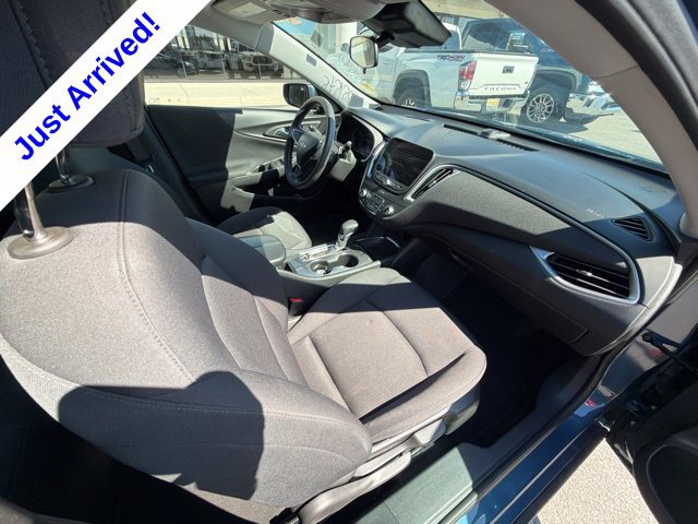 Used 2025 Chevrolet Malibu LT FWD image 19
